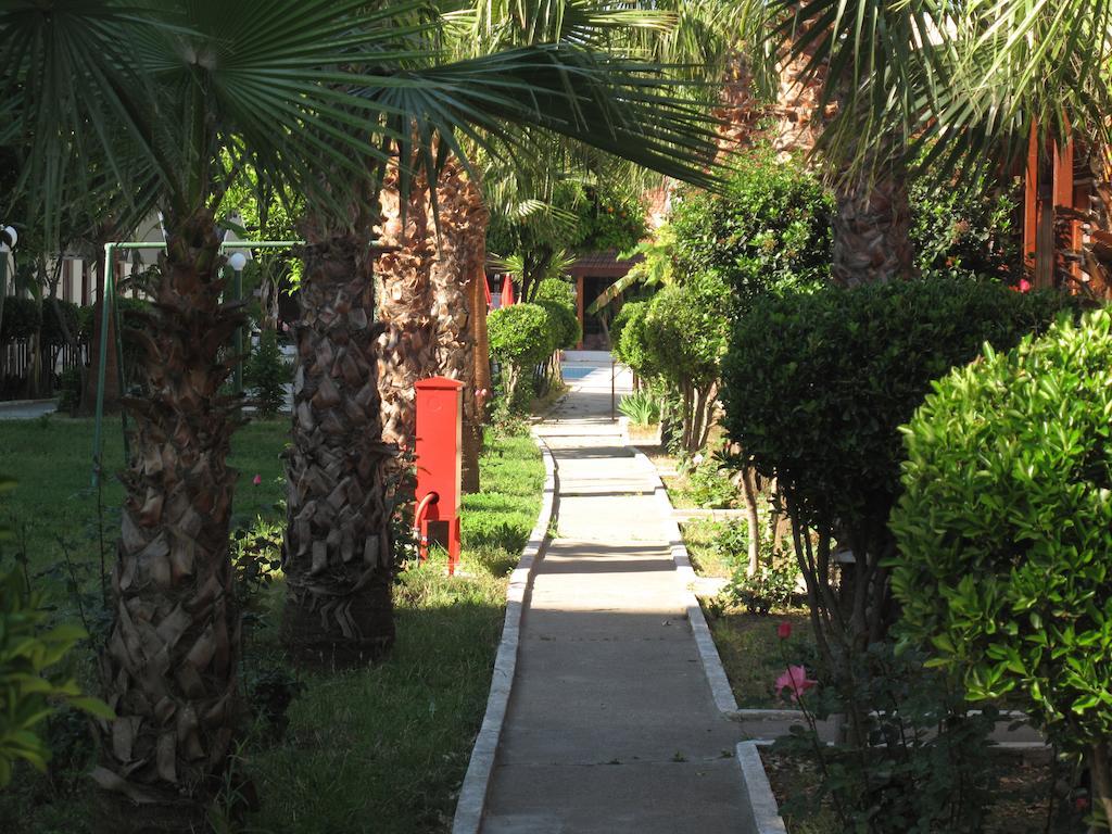 Dream Park Bungalow Titreyengol Exterior photo